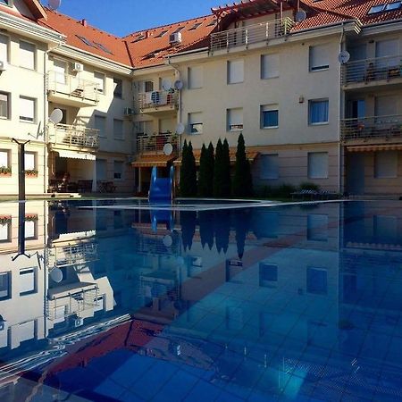 Relax Apartman Гайдусобосло Екстер'єр фото
