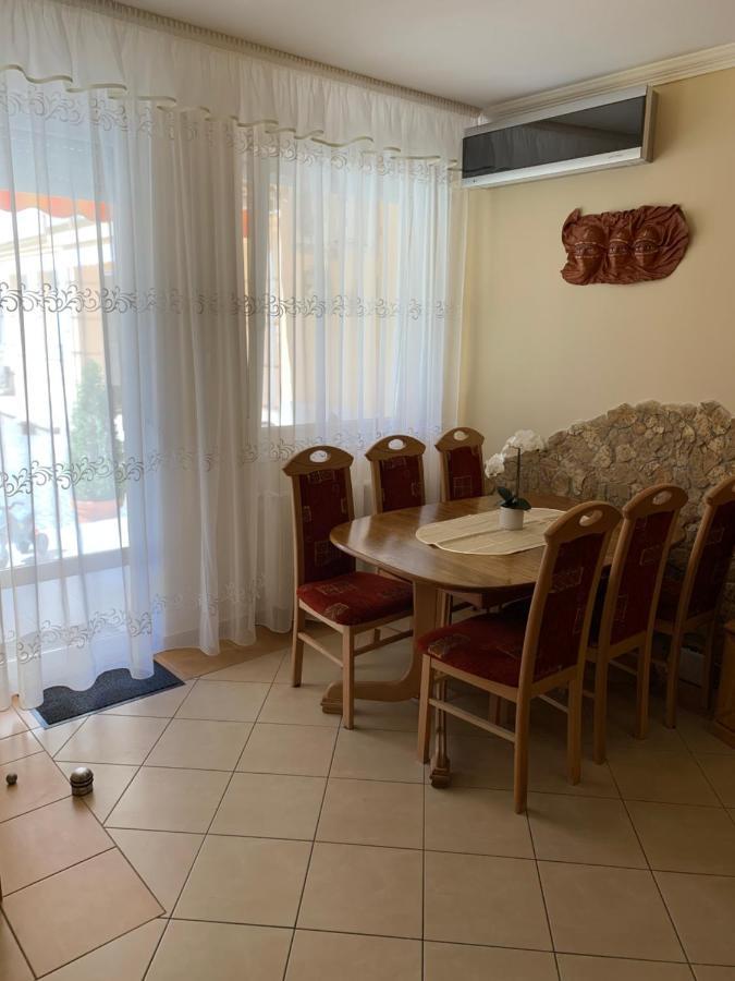 Relax Apartman Гайдусобосло Екстер'єр фото